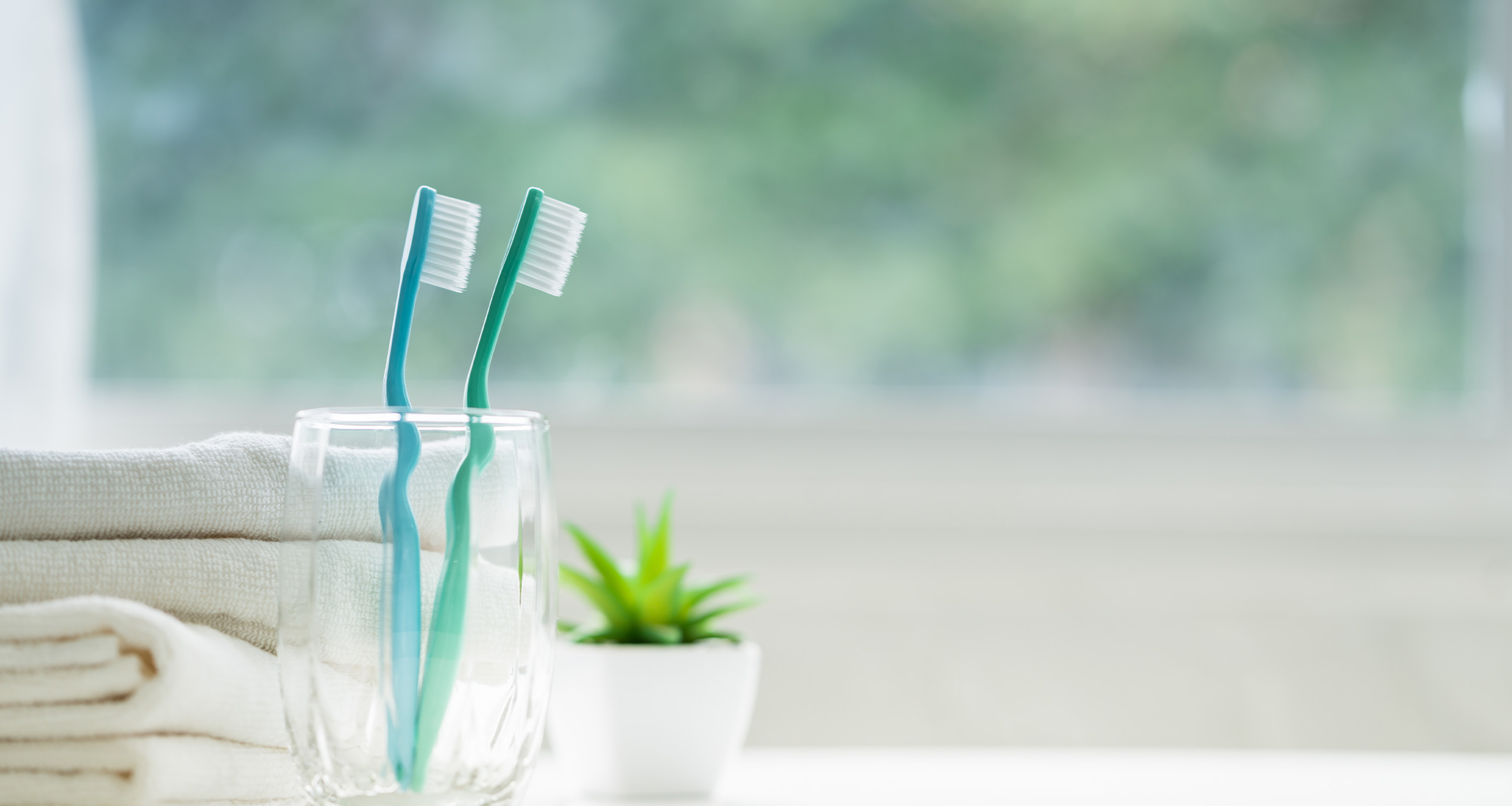 歯ブラシとコップ